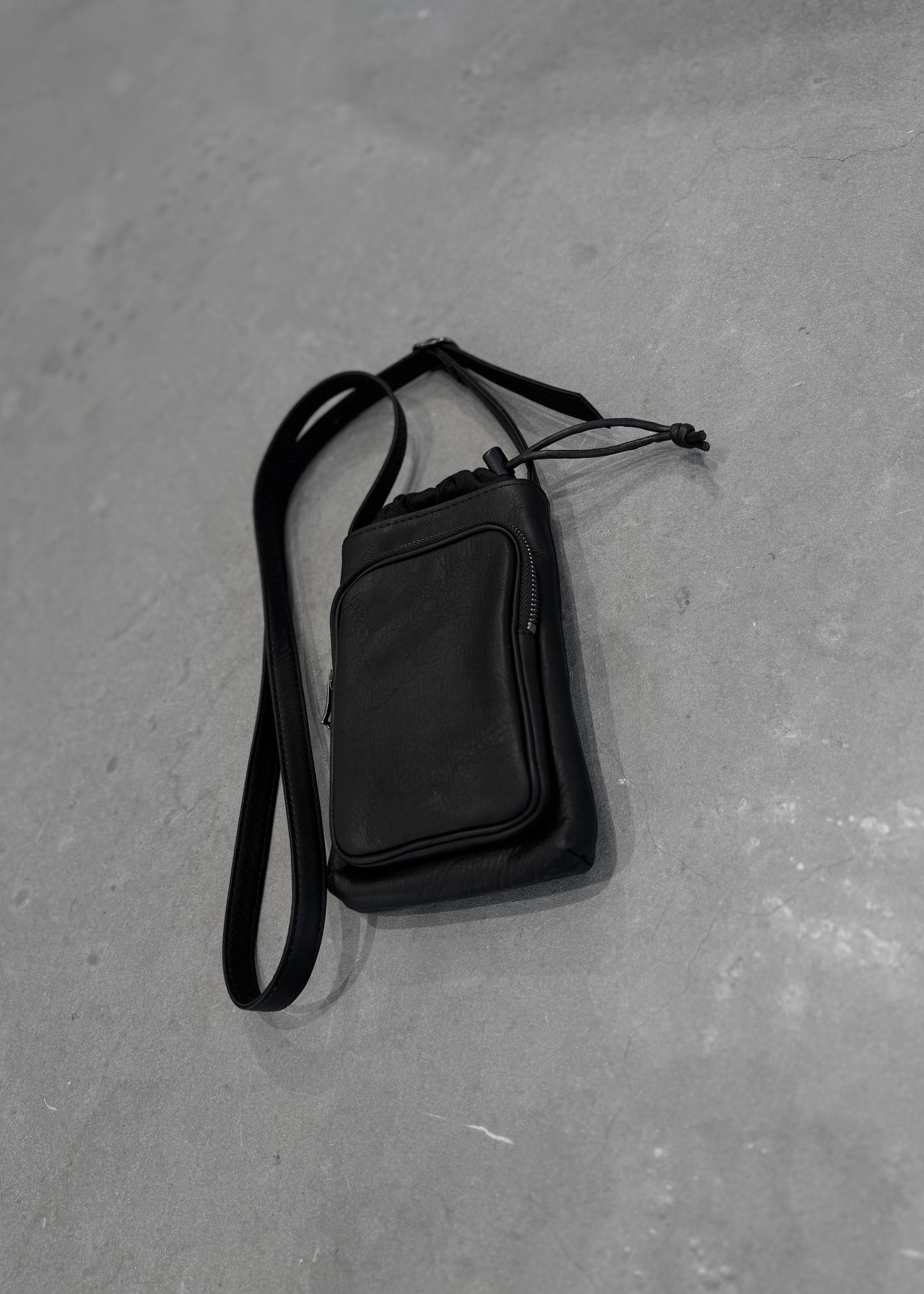 water proof washable leather mobile bag