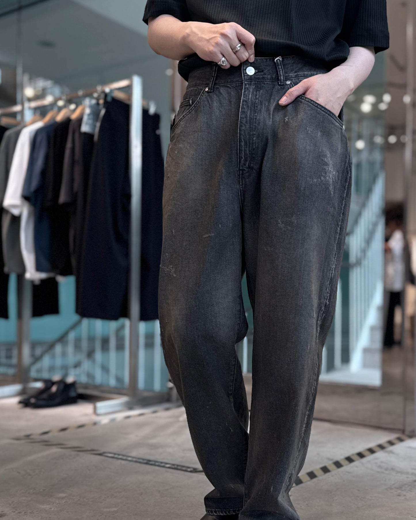 tapered denim pants