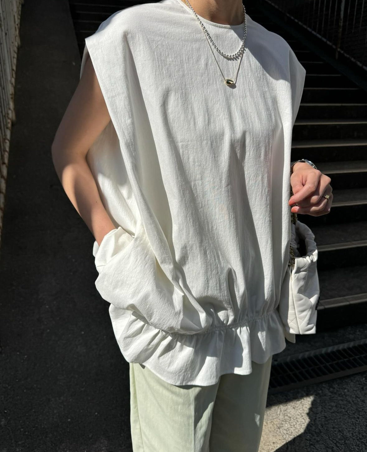 round hem gather tops