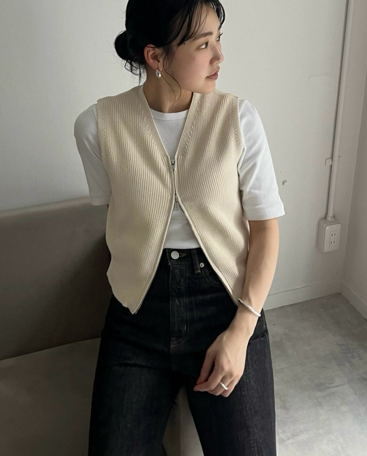 zip compact knit vest