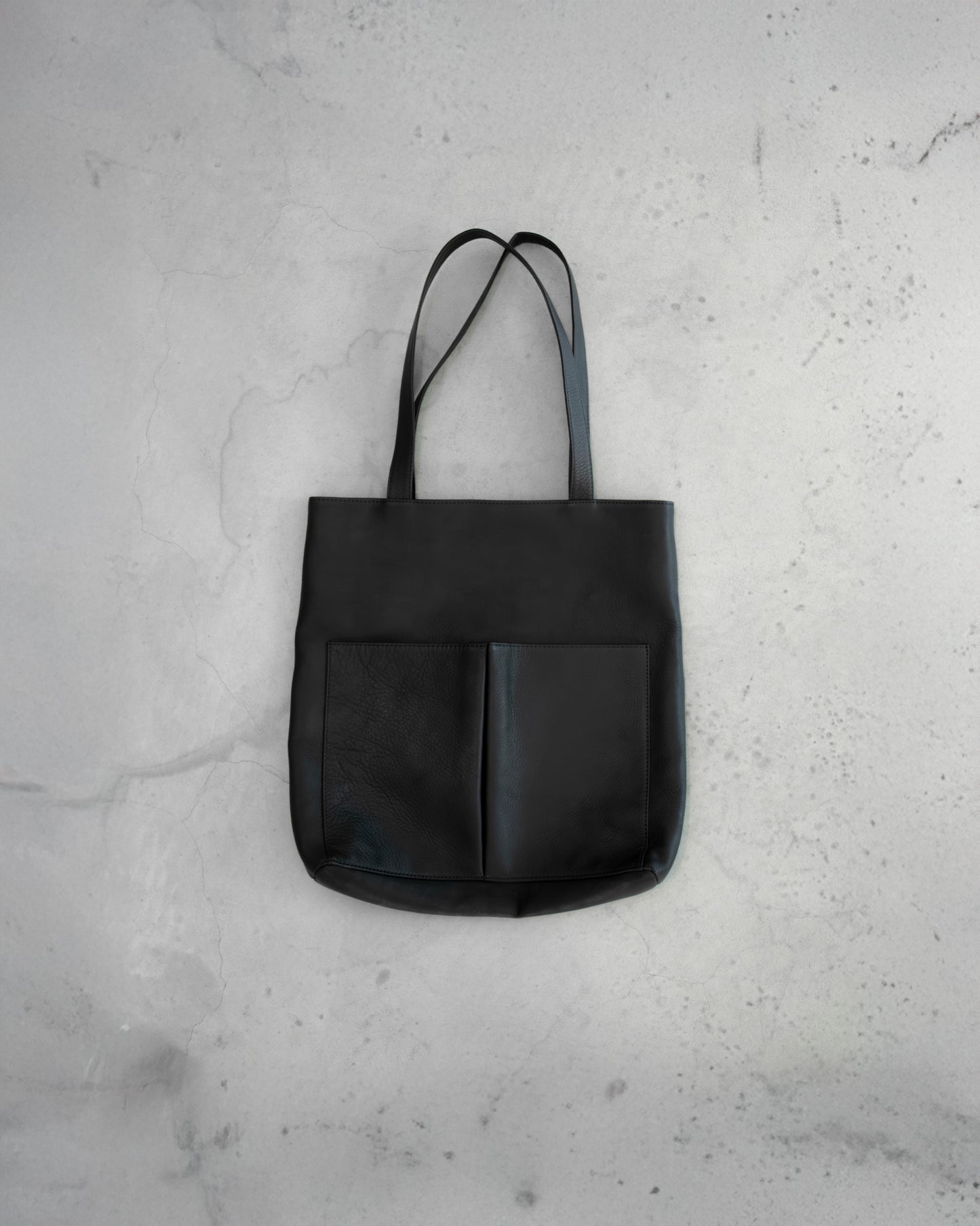 water proof washable leather / gusset pocket tote bag