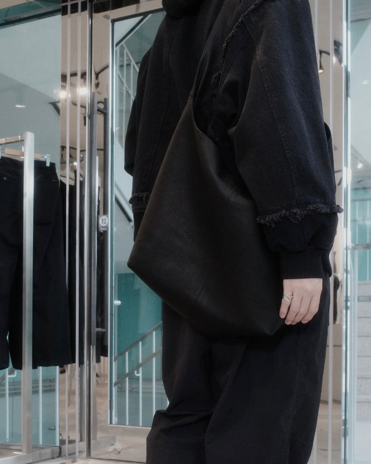 imperma-leather / one shoulder bag