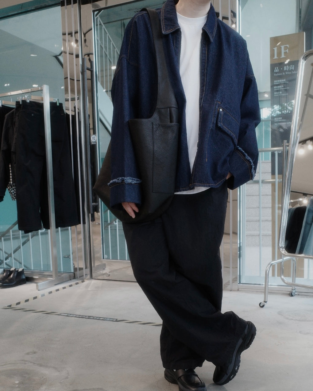 imperma-leather / one shoulder bag