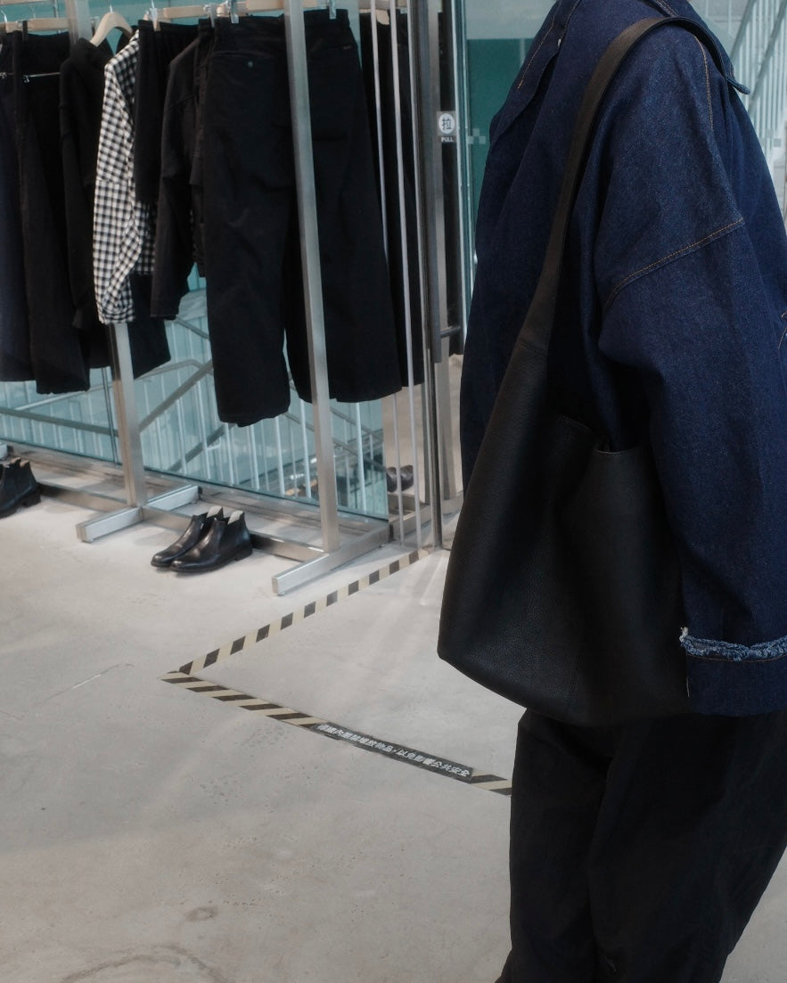 imperma-leather / one shoulder bag