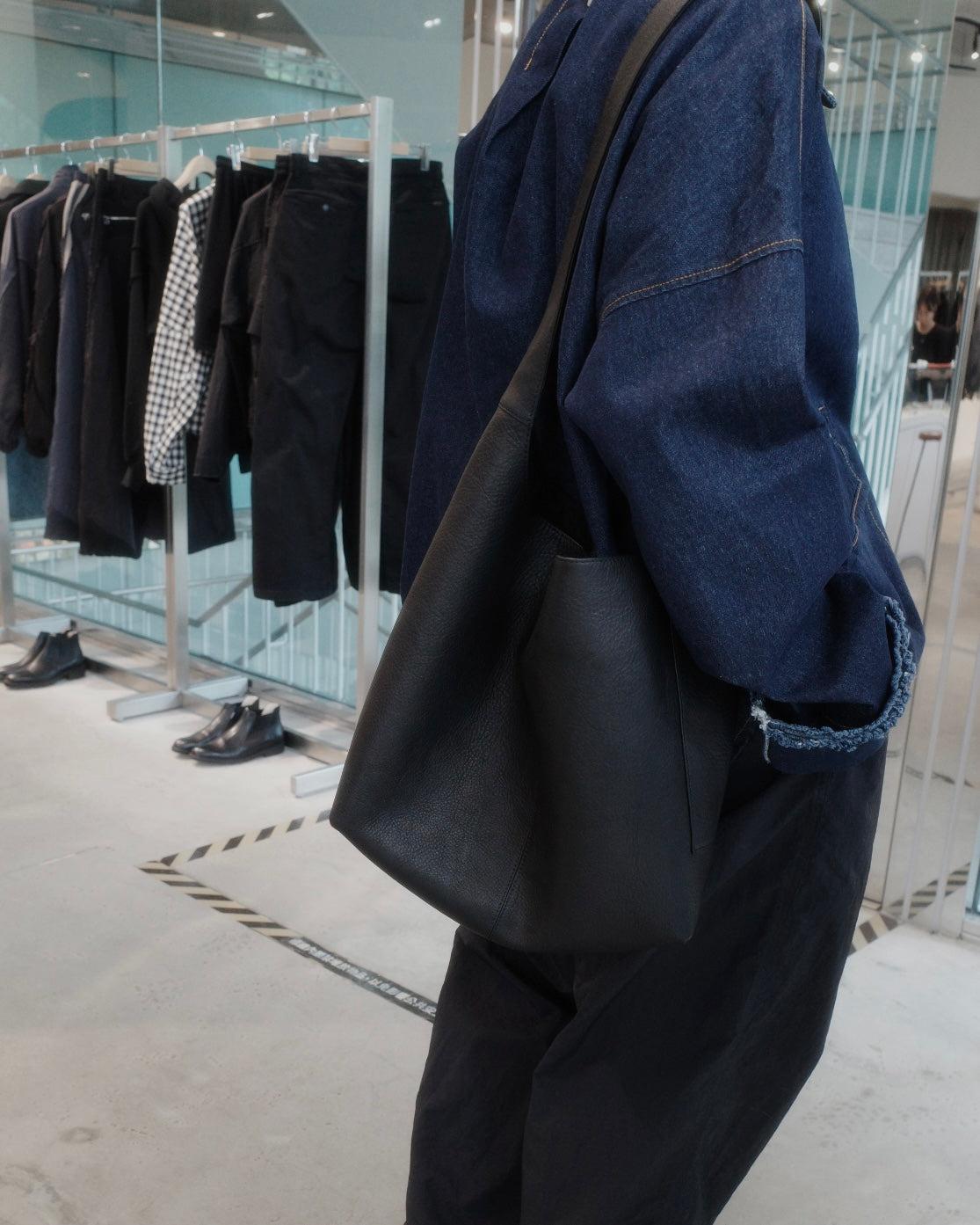 imperma-leather / one shoulder bag