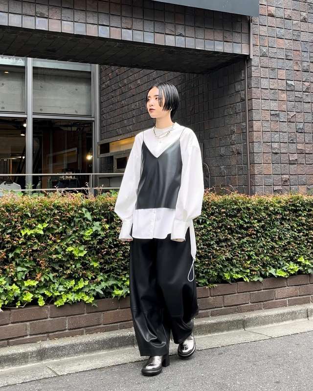 w triangle tuck sh