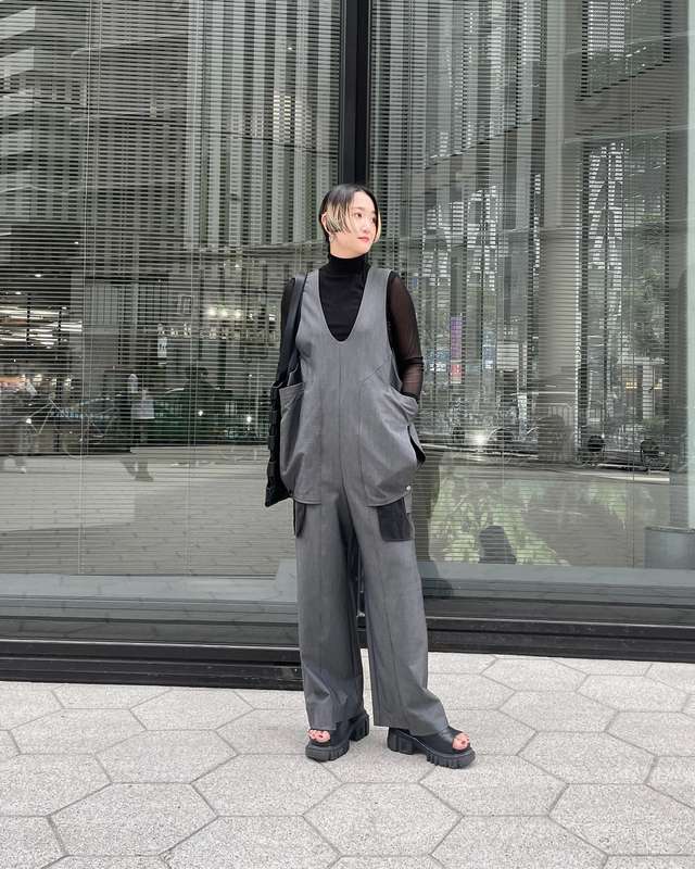 half bi-color sleeve tulle top