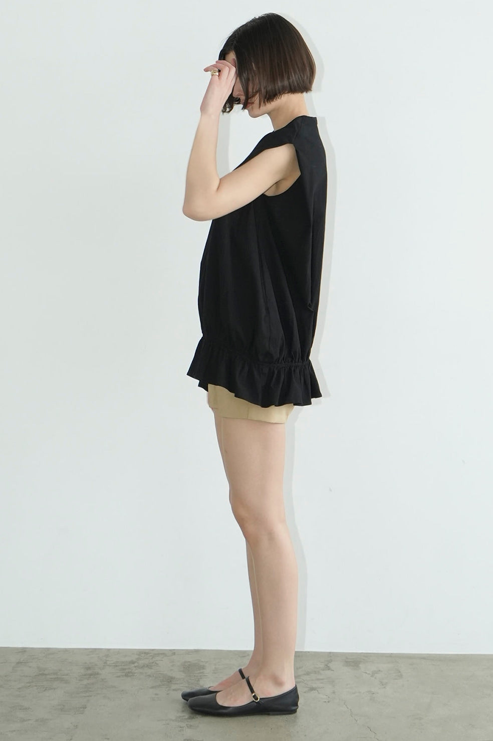 round hem gather tops
