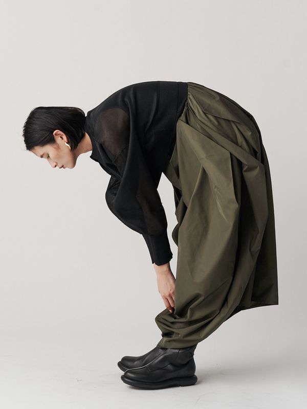 curve line tuck sleeveless op