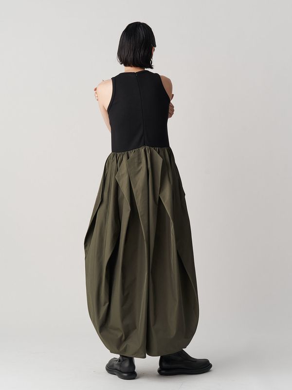 curve line tuck sleeveless op