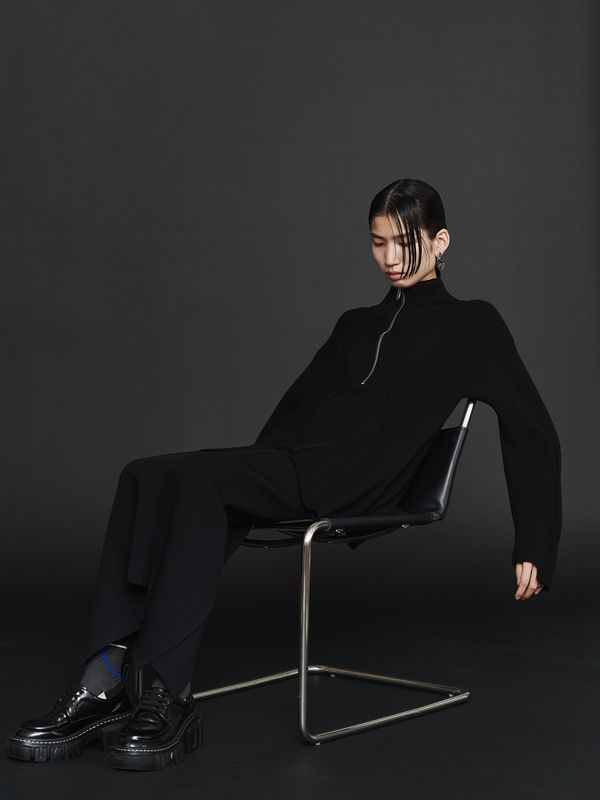 pin tuck half zip top