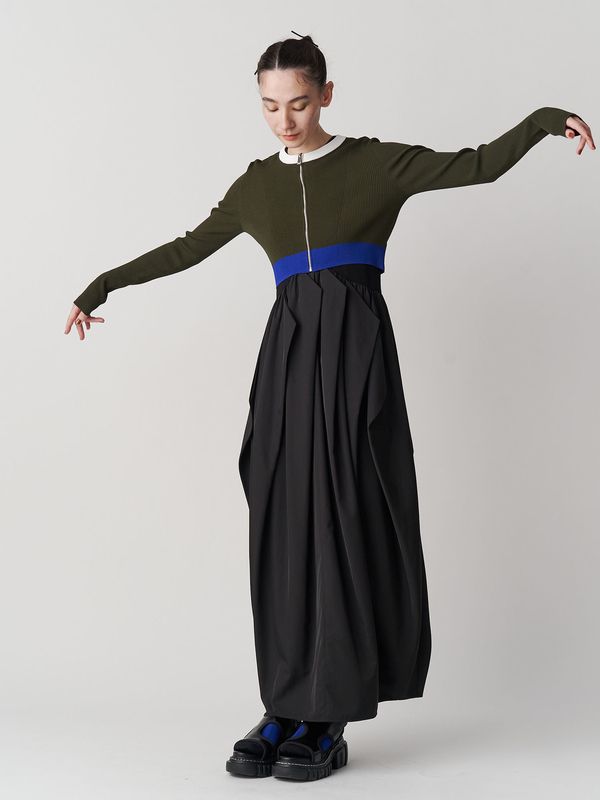curve line tuck sleeveless op