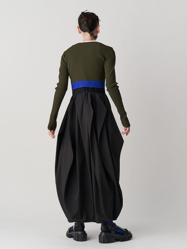 curve line tuck sleeveless op