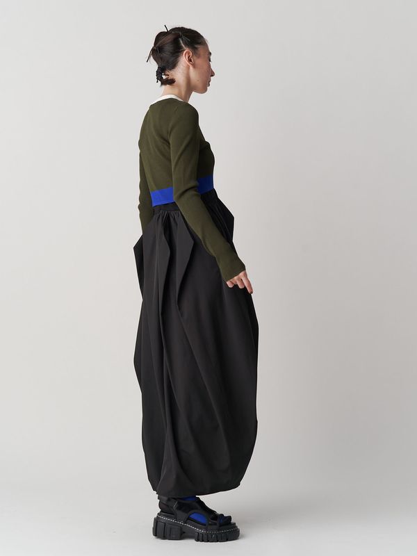 curve line tuck sleeveless op