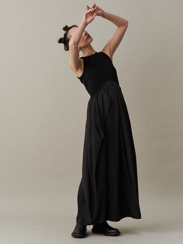 curve line tuck sleeveless op