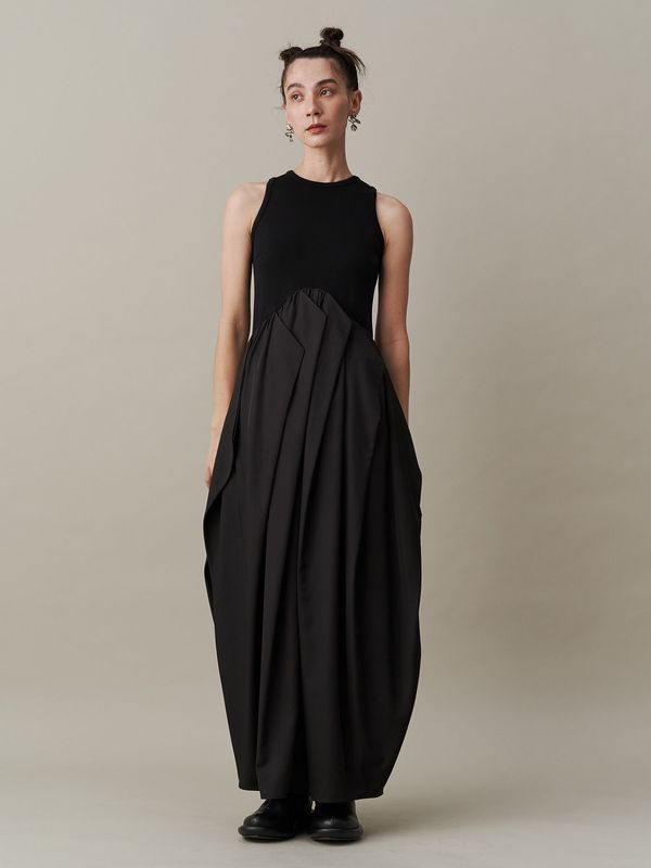 curve line tuck sleeveless op