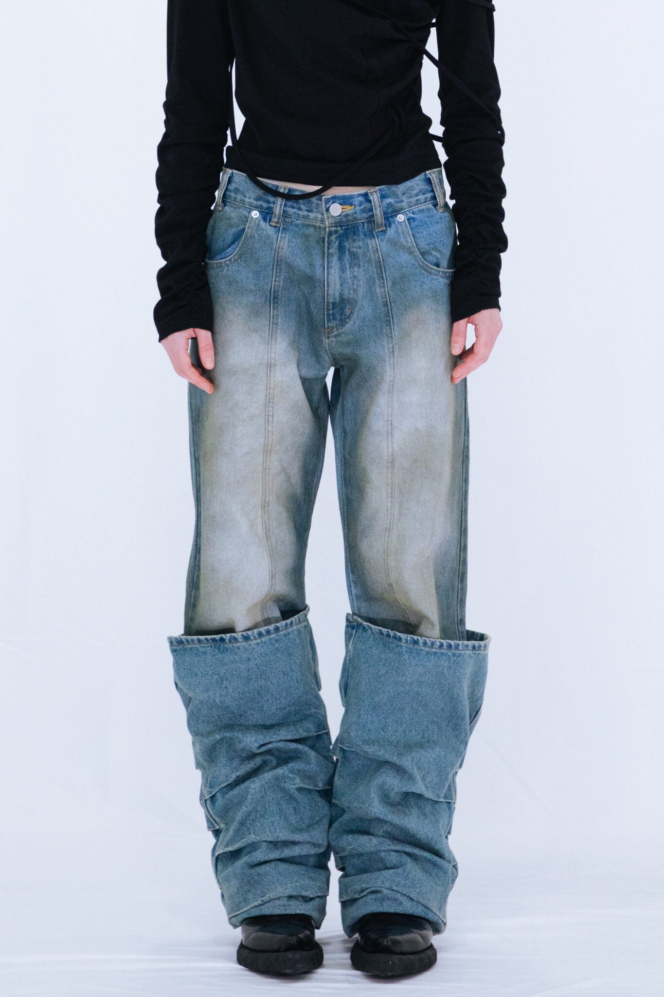 overlap tuck denim pants