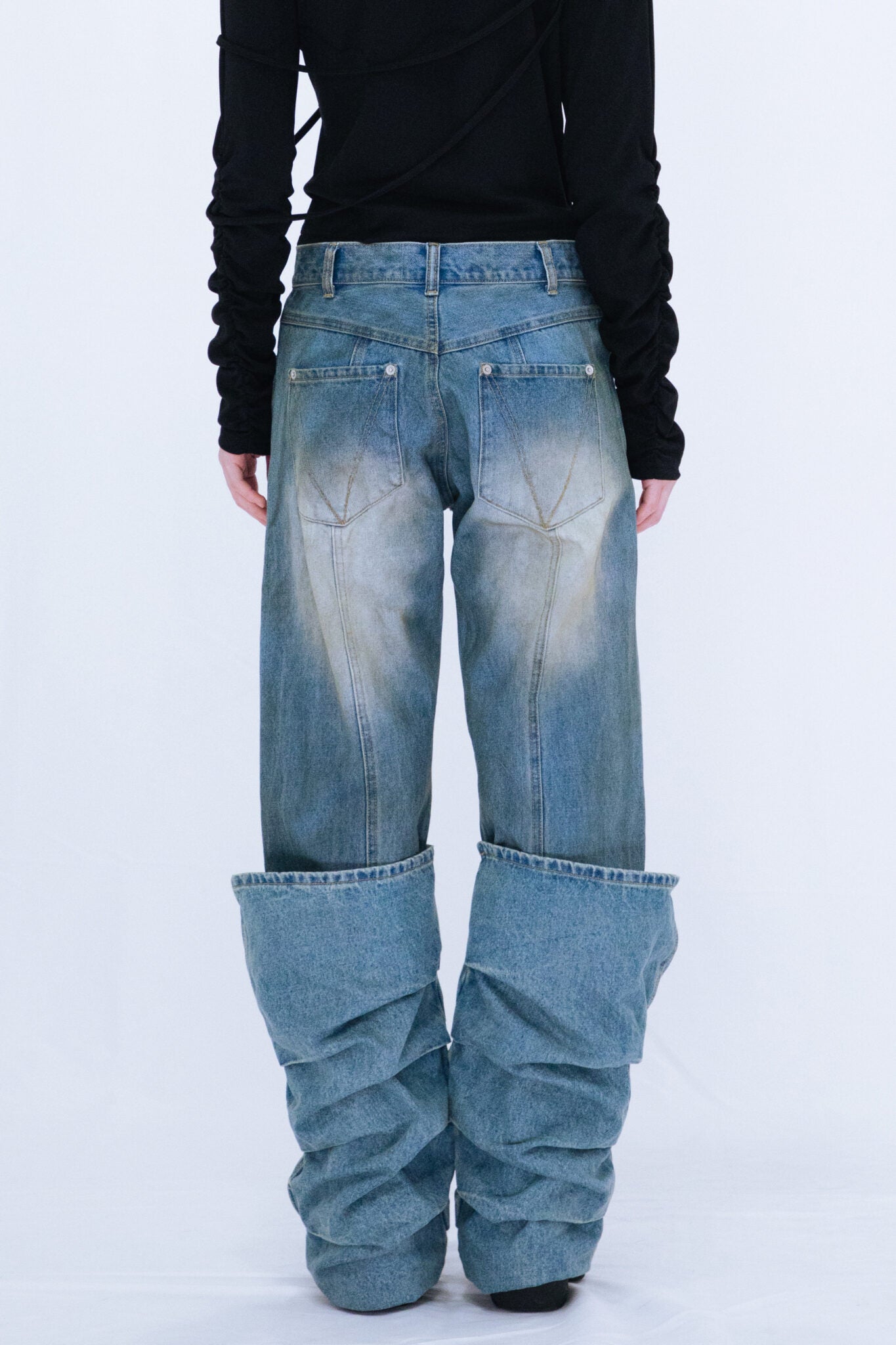 overlap tuck denim pants