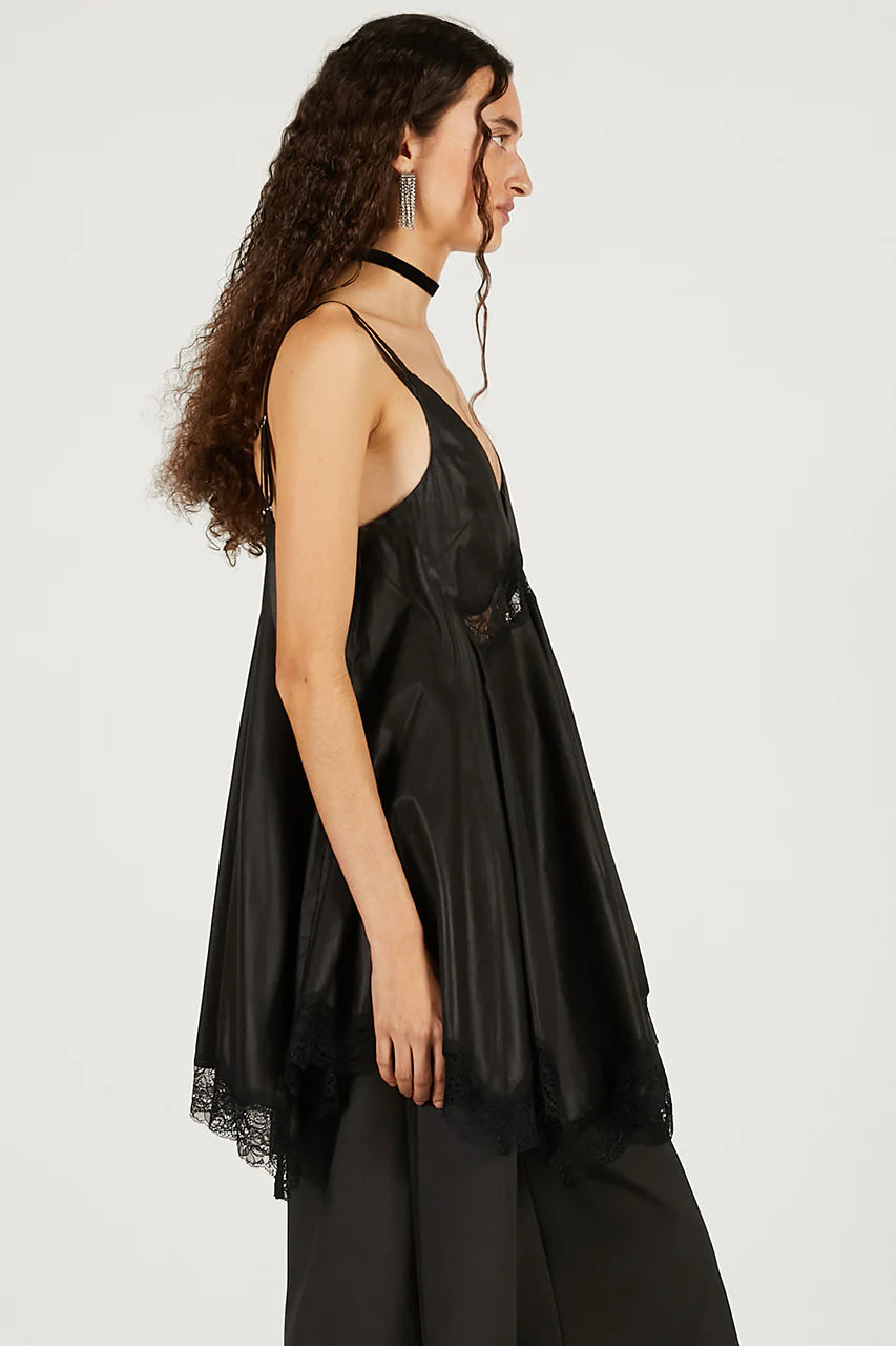 lace hem volume tunic