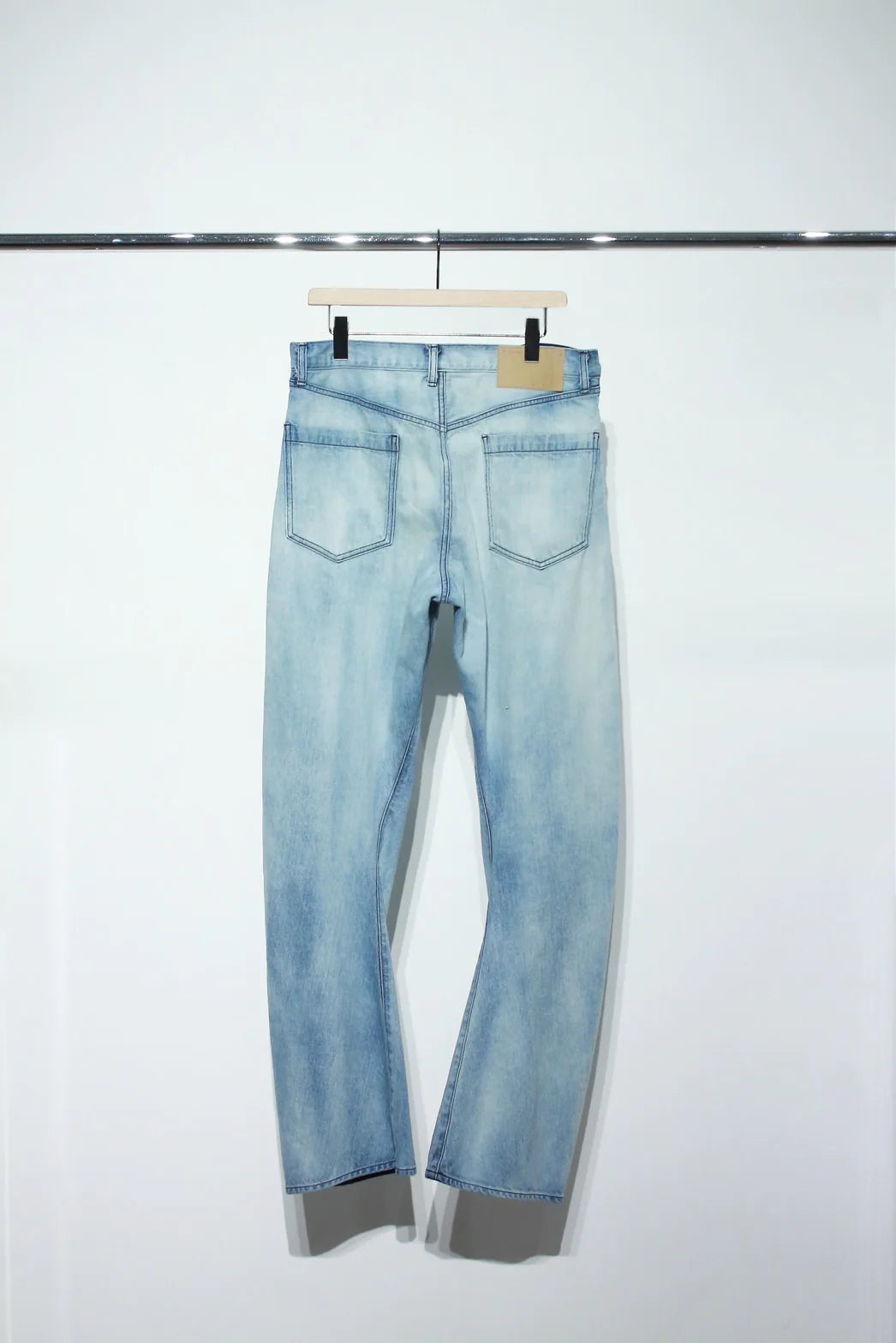 bleached 3d jeans