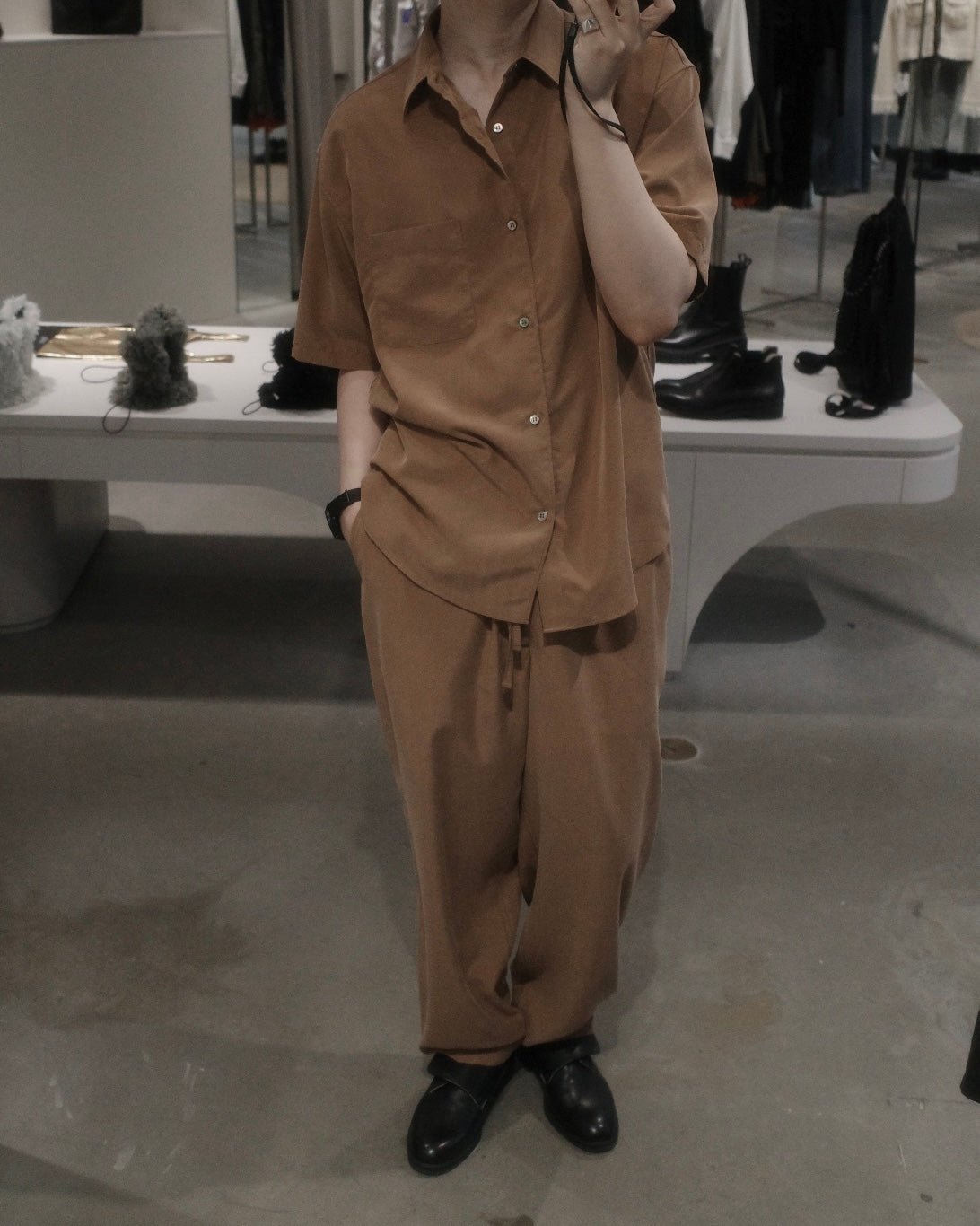 t/r powder cloth / drawstring tapered pants