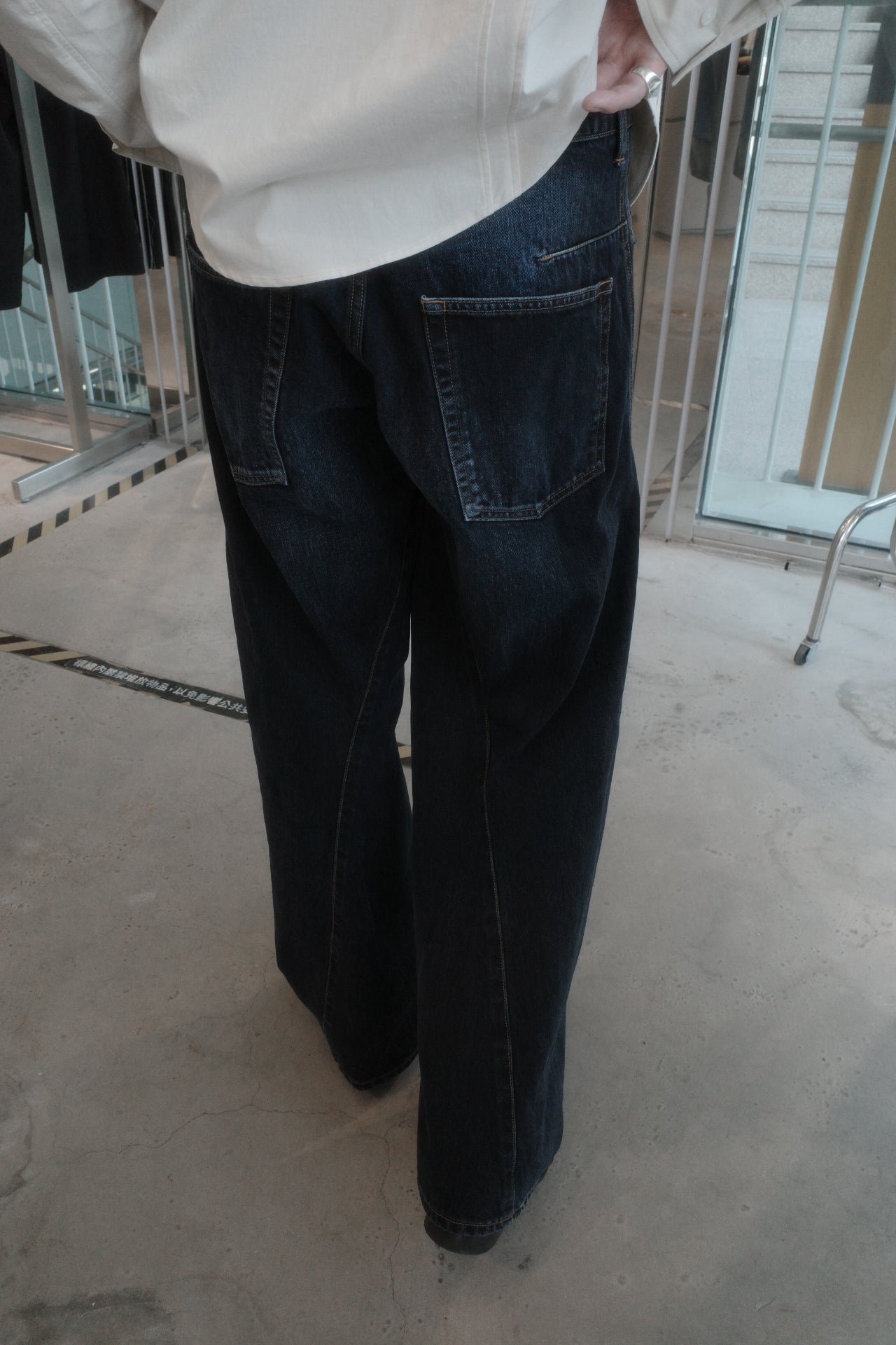 3d curved voluminous leg jeans - faded indigo