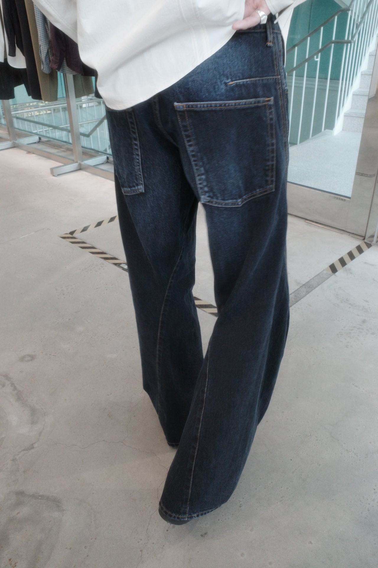 3d curved voluminous leg jeans - faded indigo
