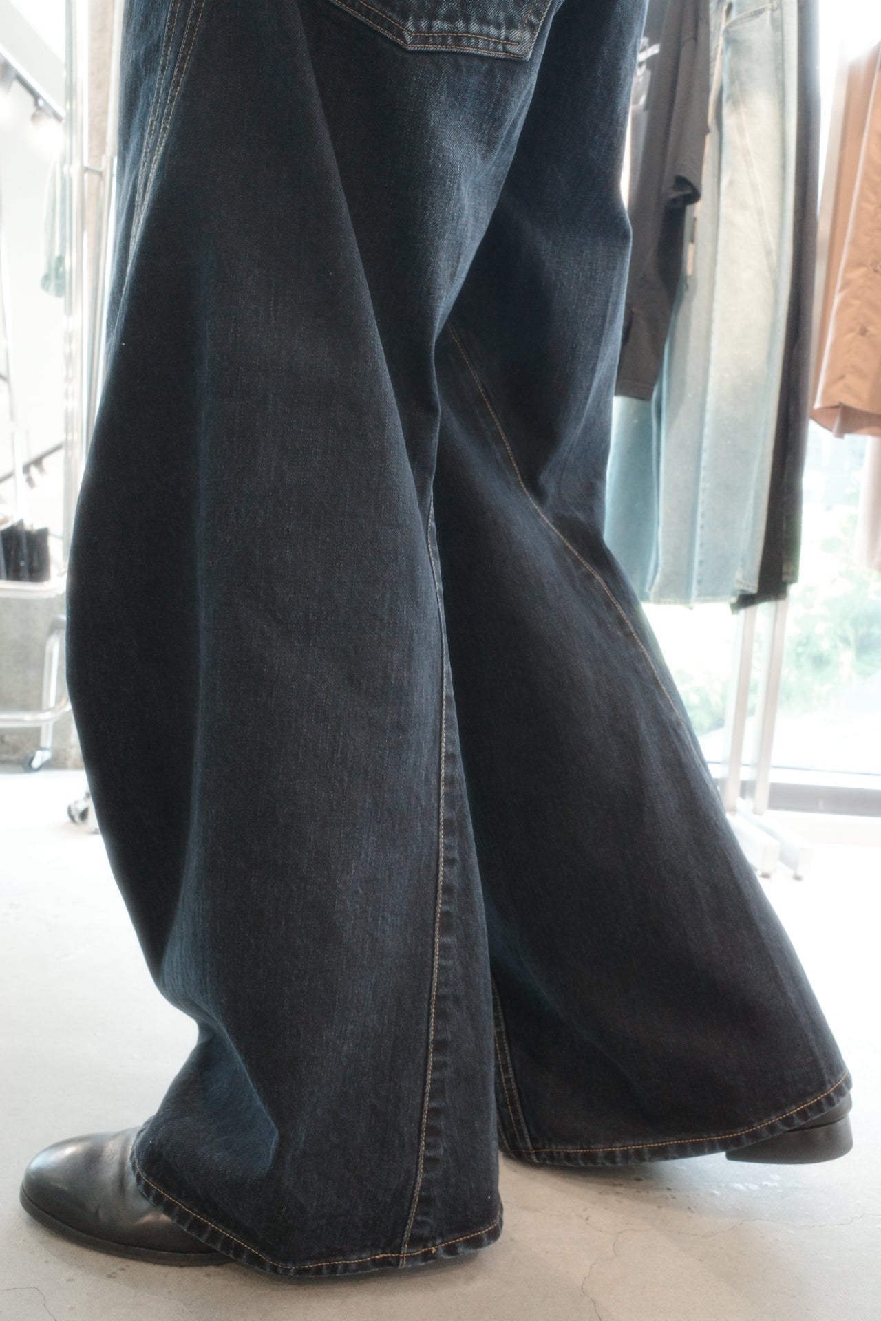 3d curved voluminous leg jeans - faded indigo