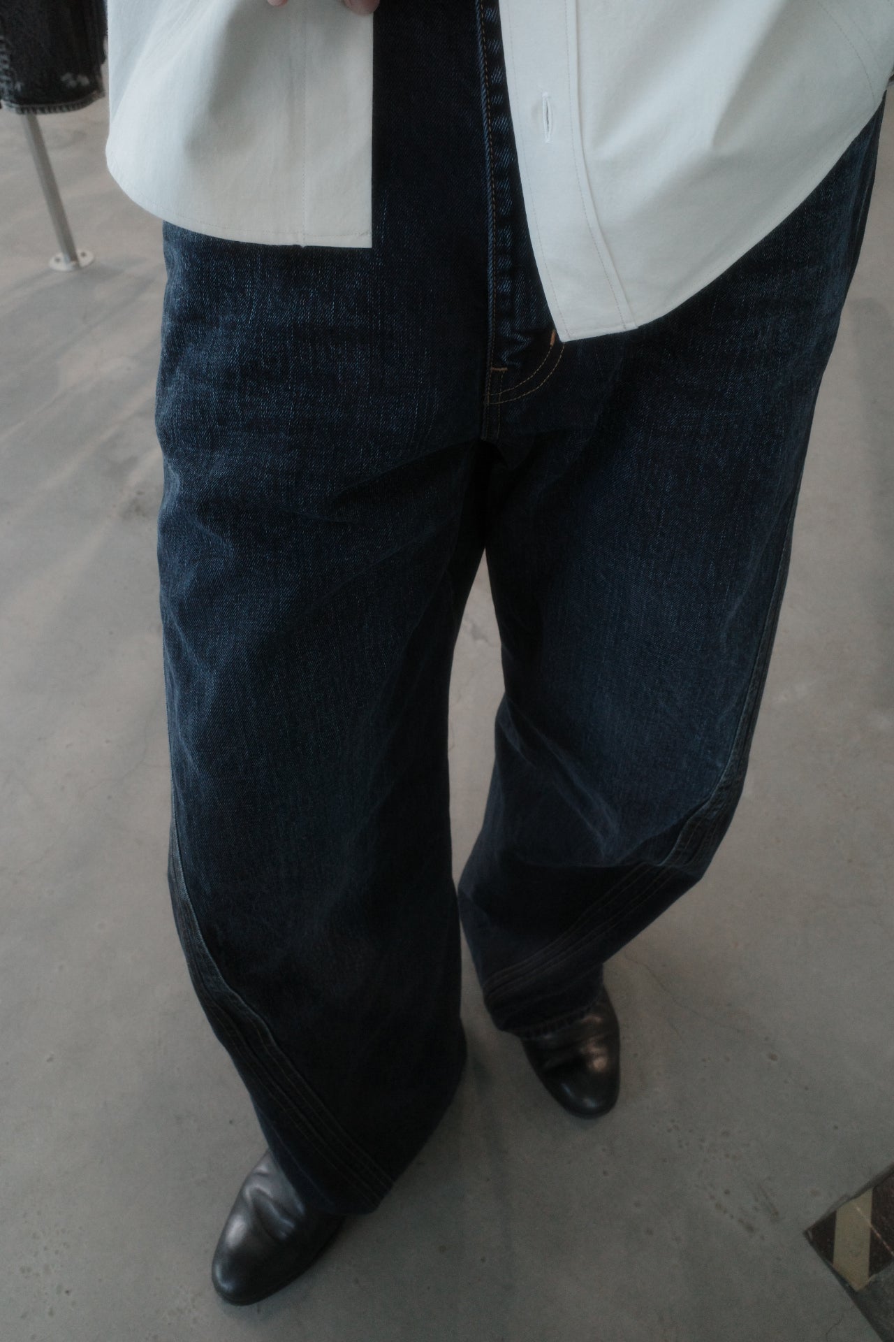 3d curved voluminous leg jeans - faded indigo