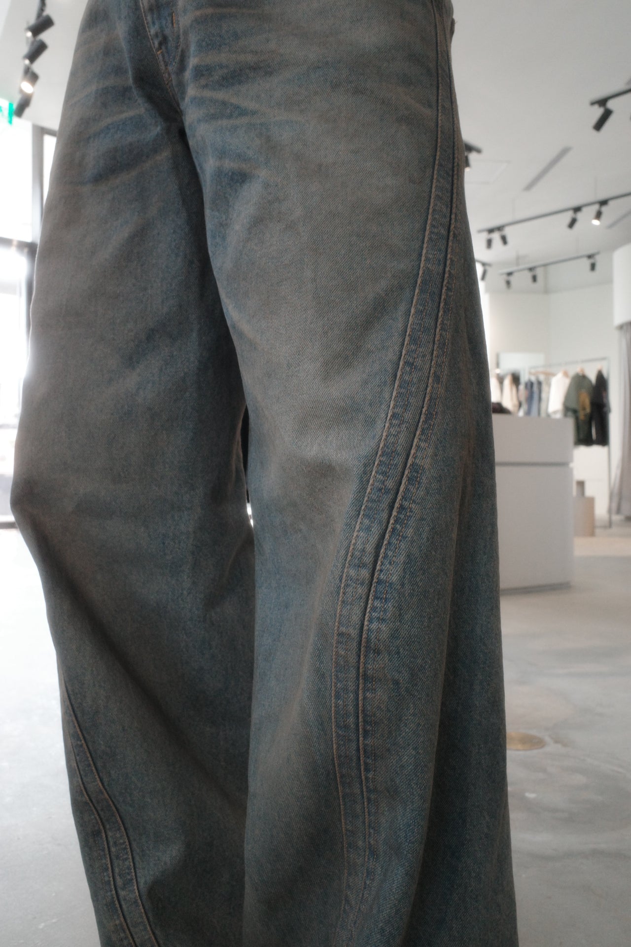 3d curved voluminous leg jeans - mud faded indigo
