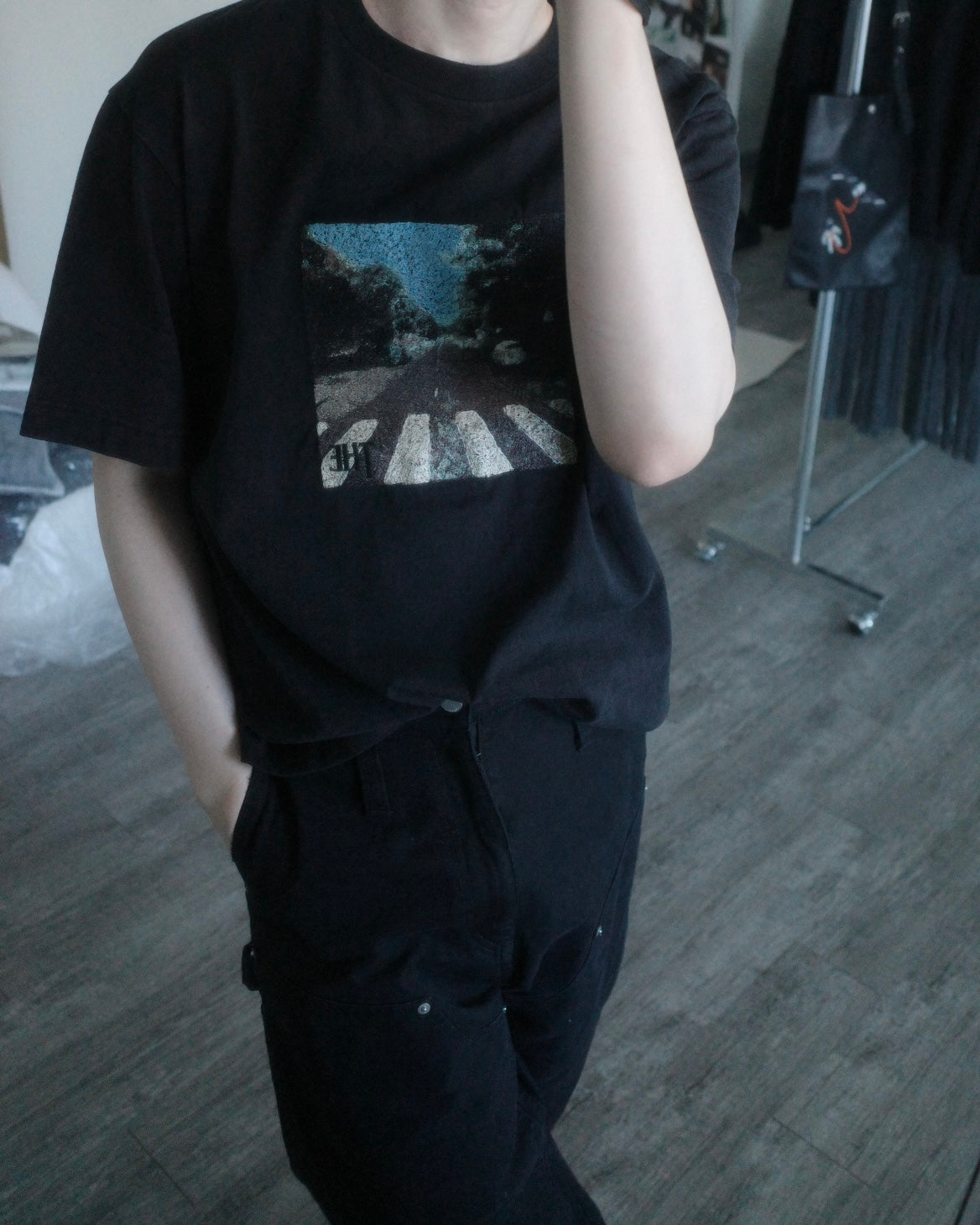 photo emb ss tee