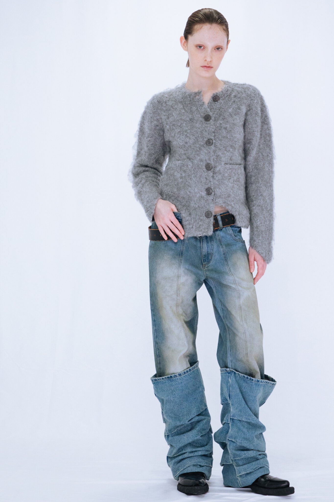 overlap tuck denim pants