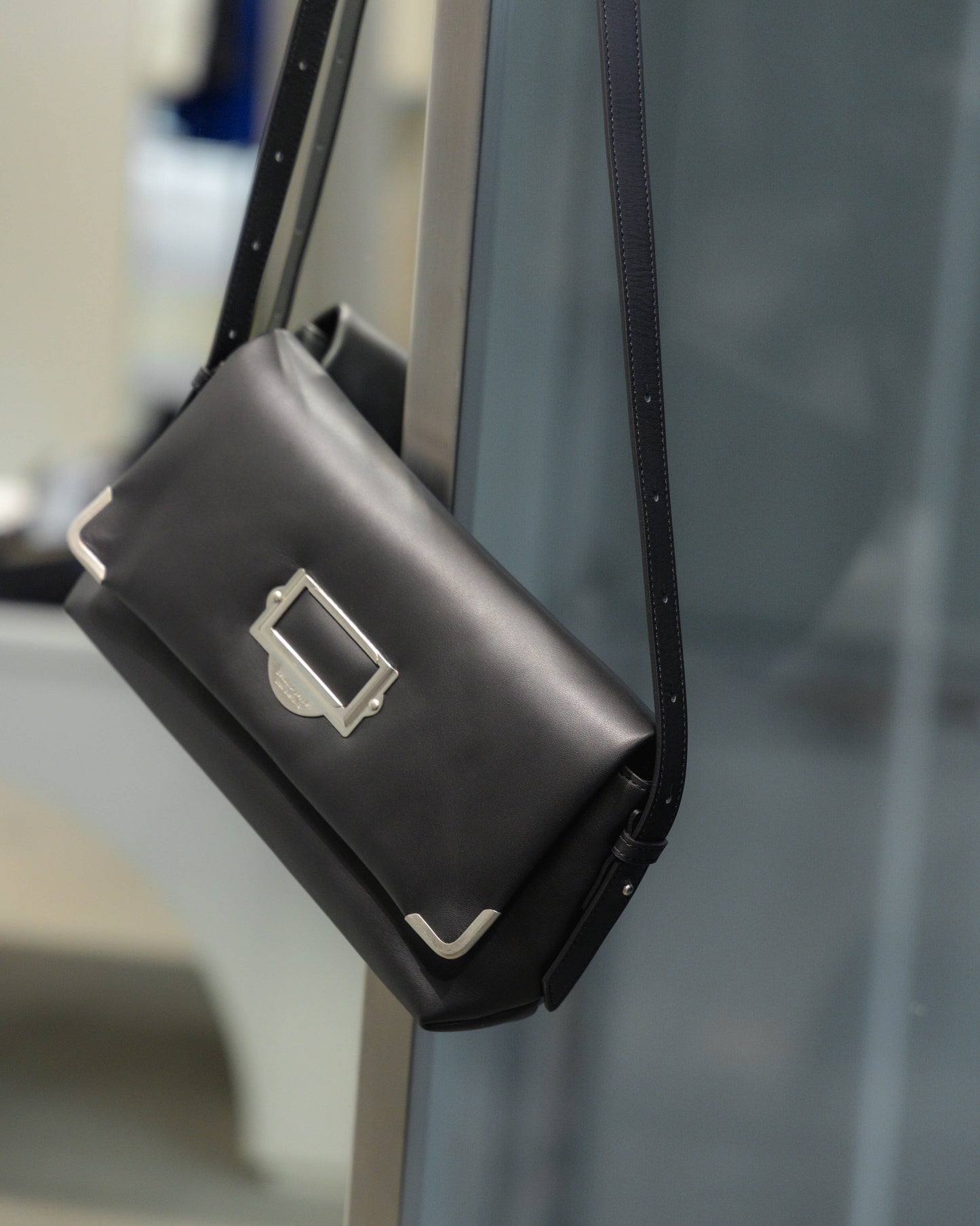 cabinet flap shoulder bag