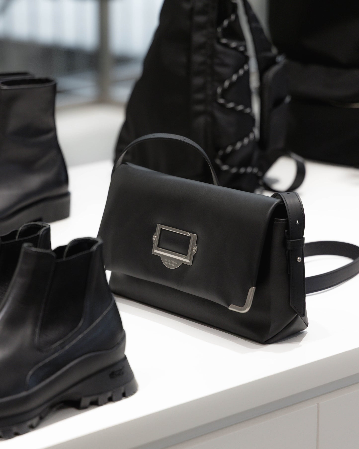 cabinet flap shoulder bag