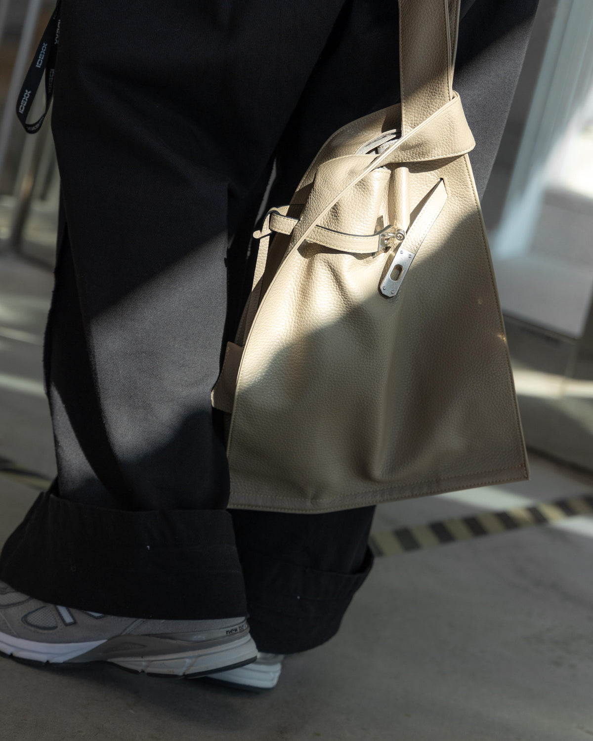 large market bag in shrink leather – TENDER.S