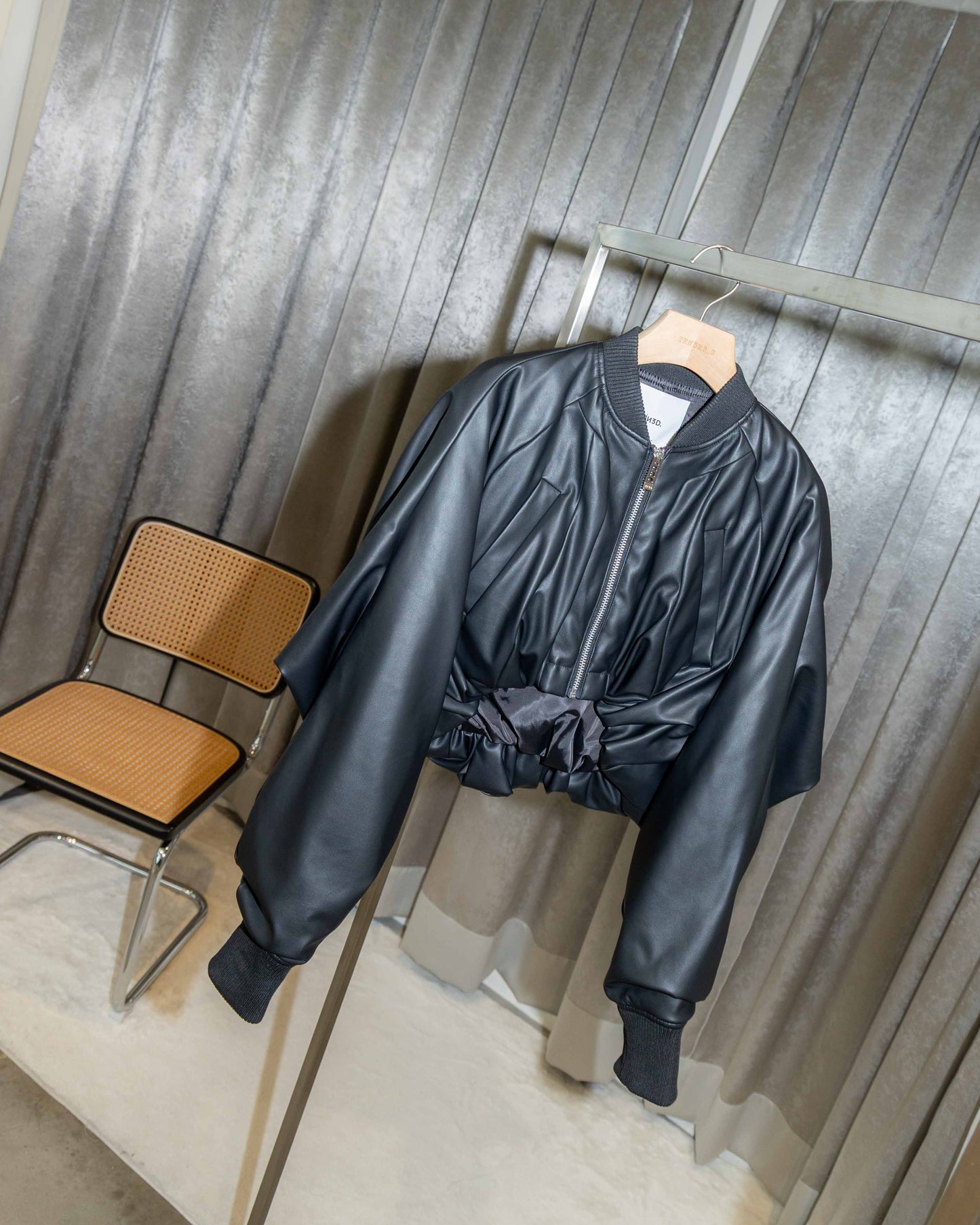 volume gather short bz