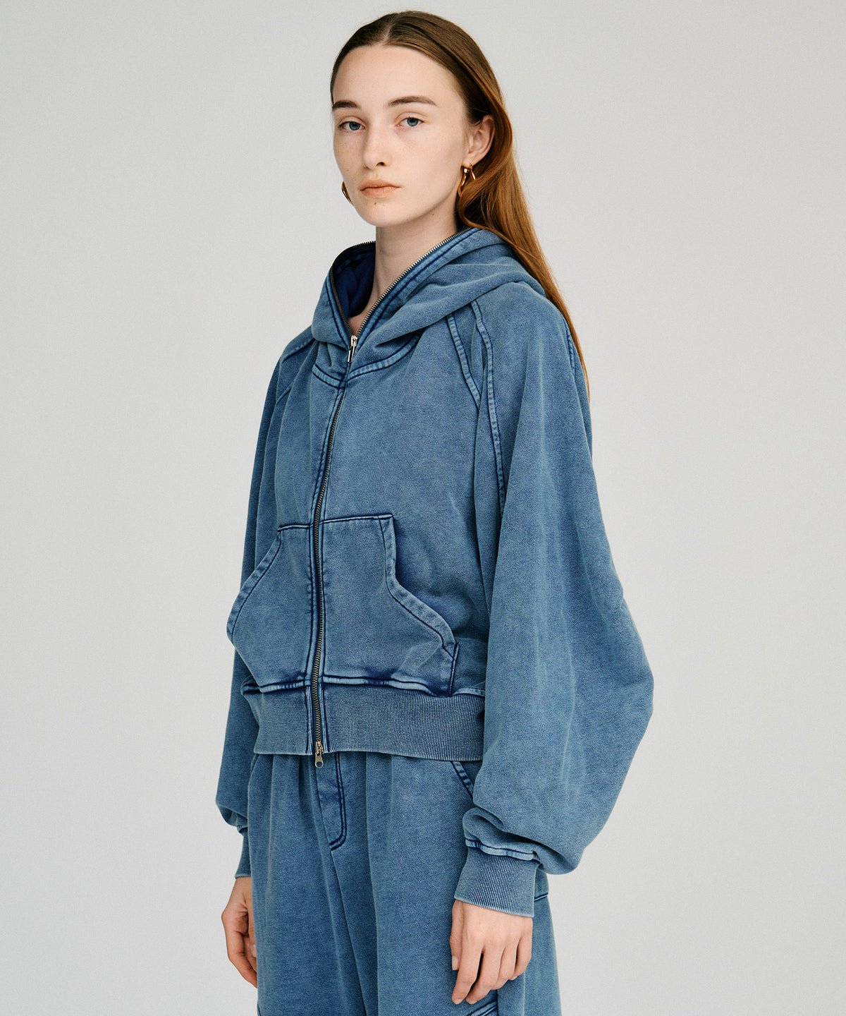 tucking sweat hoodie