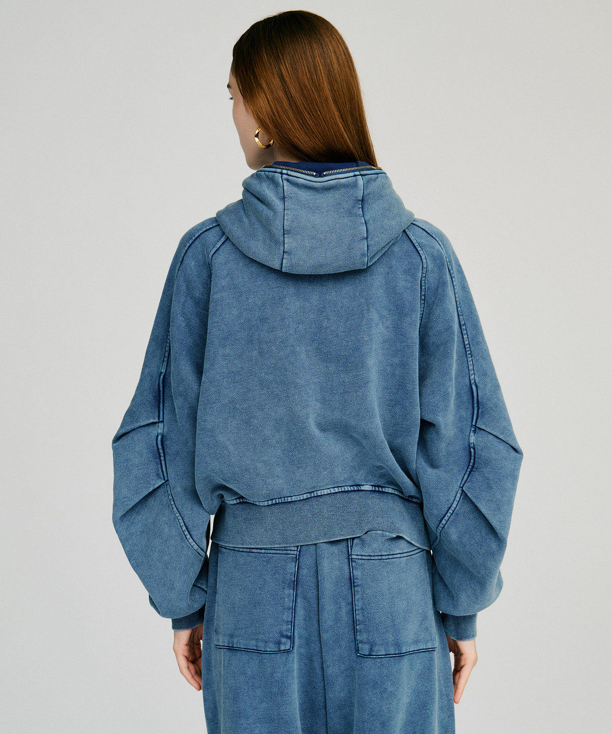 tucking sweat hoodie