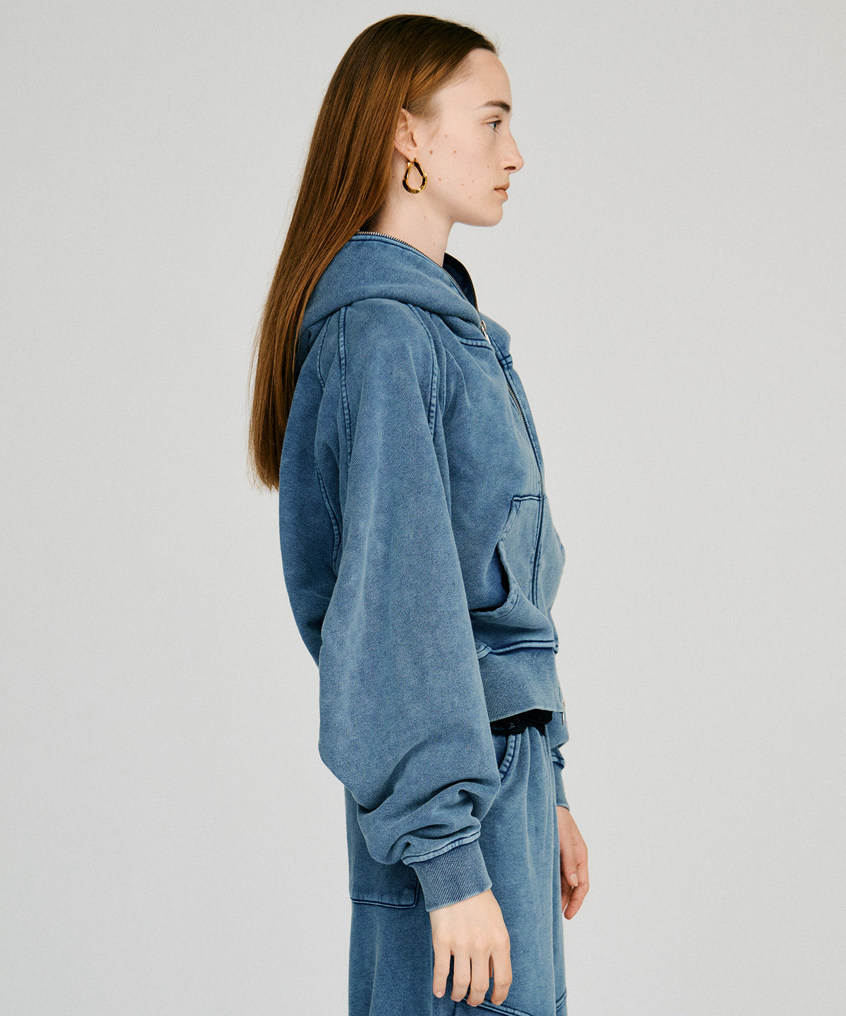 tucking sweat hoodie