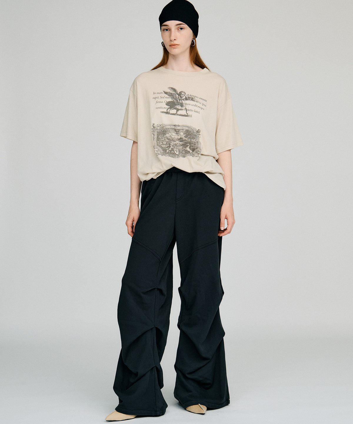 tucking sweatpants