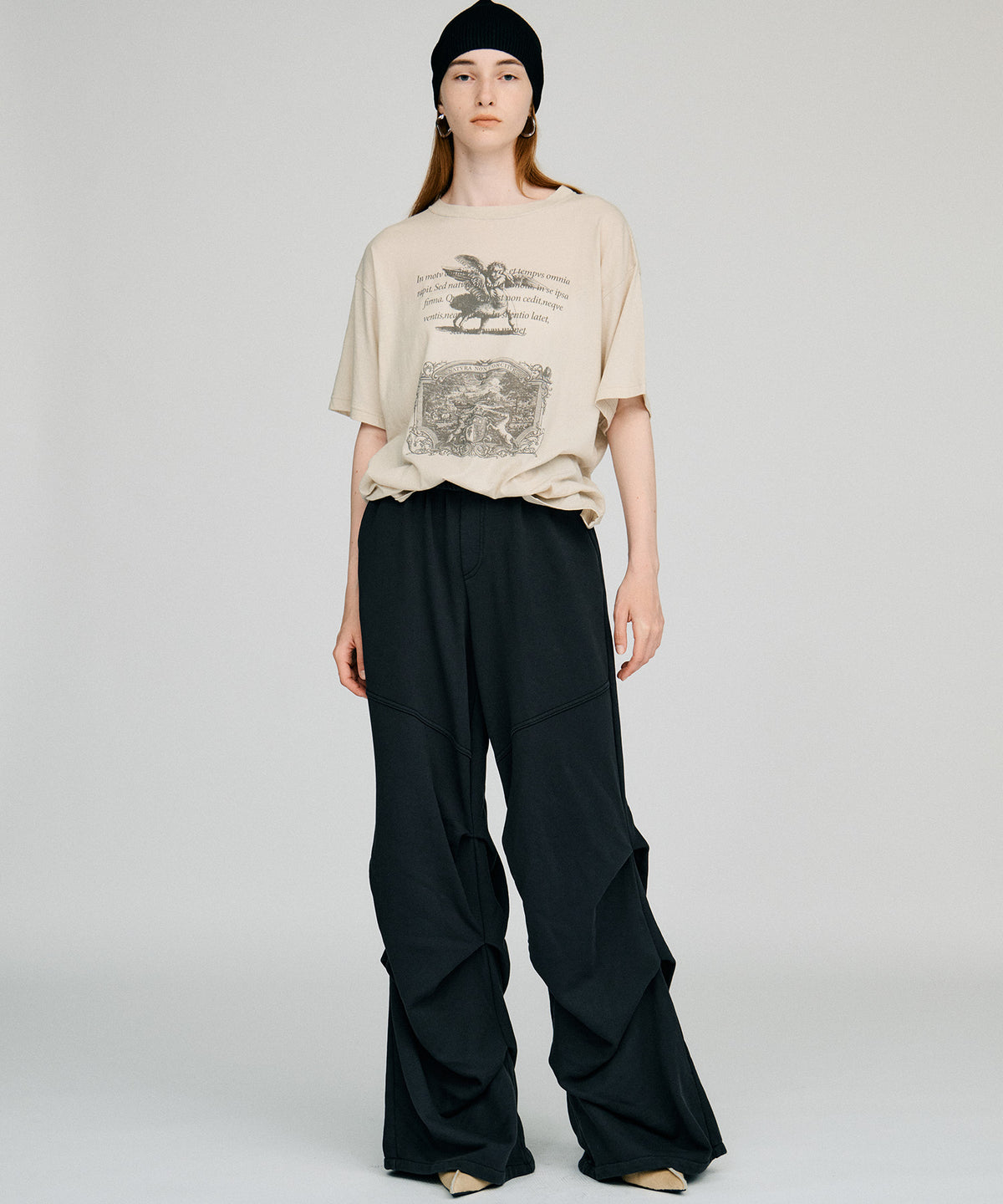 tucking sweatpants