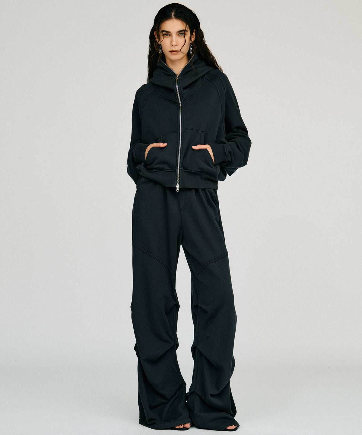 tucking sweatpants