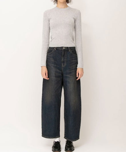 side-curved denim pants