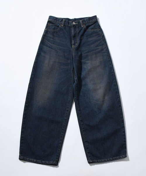 side-curved denim pants