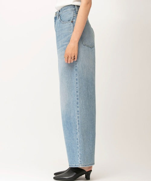 side-curved denim pants