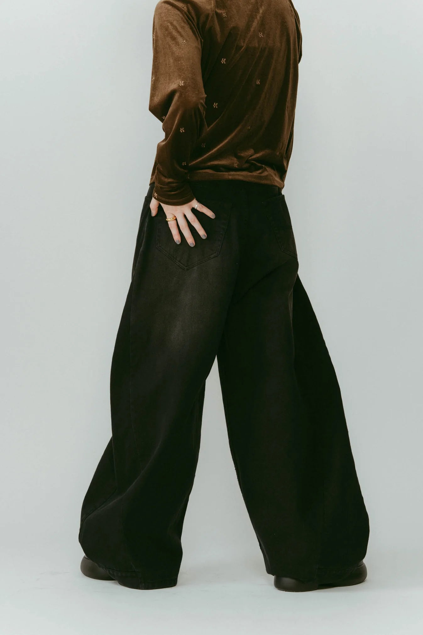 shirt wrap denim pants