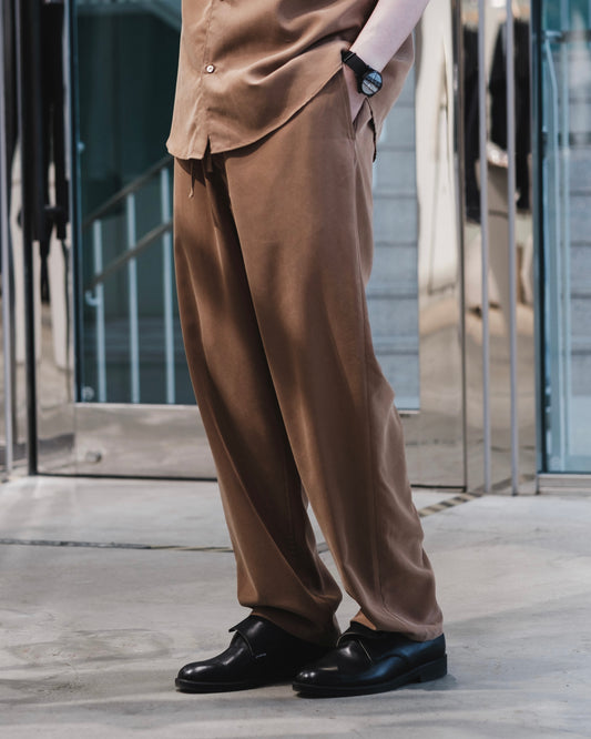 t/r powder cloth / drawstring tapered pants