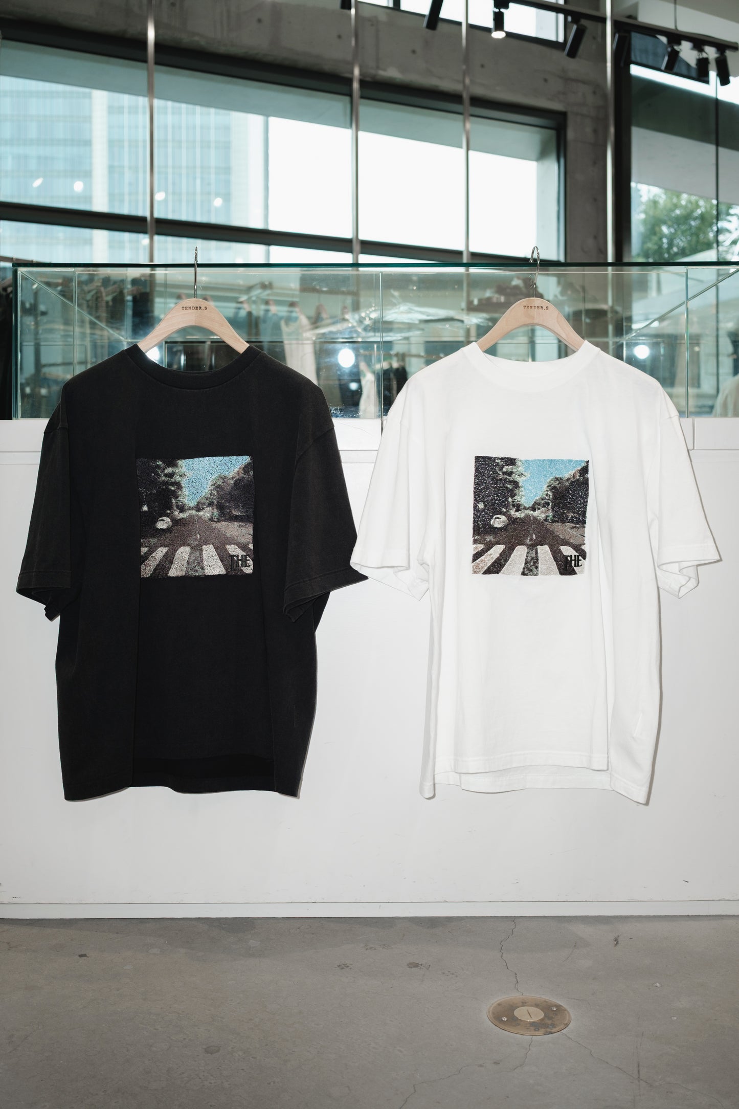 photo emb ss tee