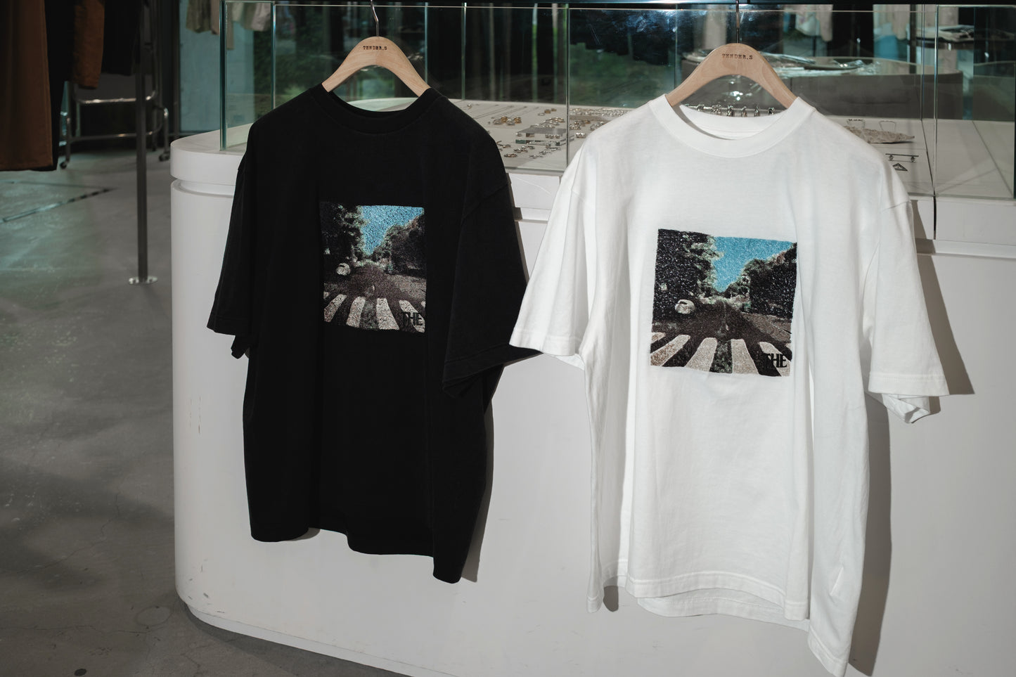 photo emb ss tee