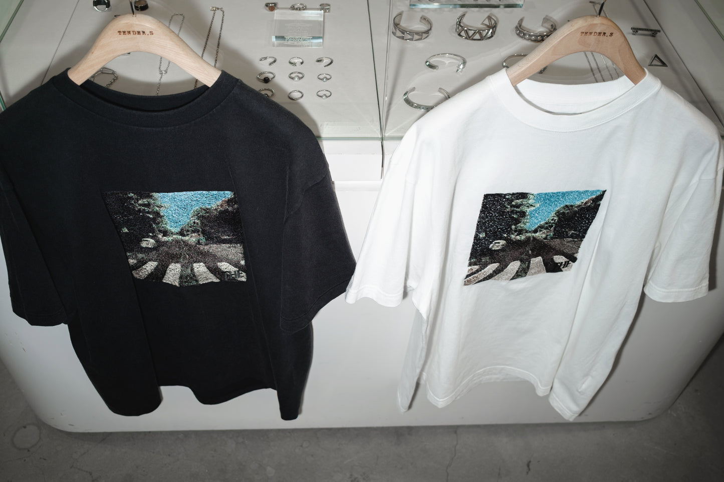 photo emb ss tee